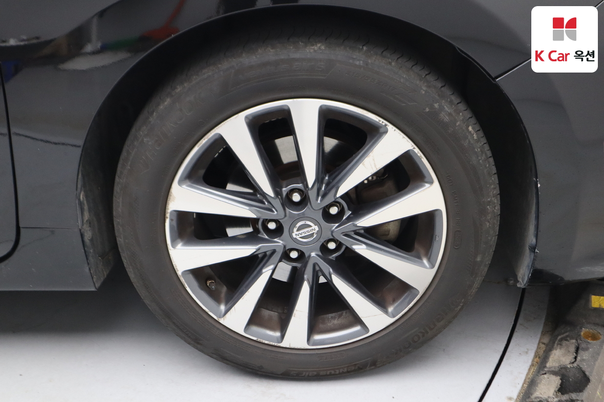 Nissan Altima 2017 - Image 44