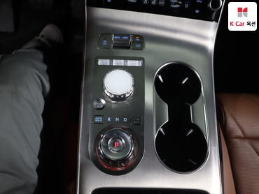 2025 - genesis gv70