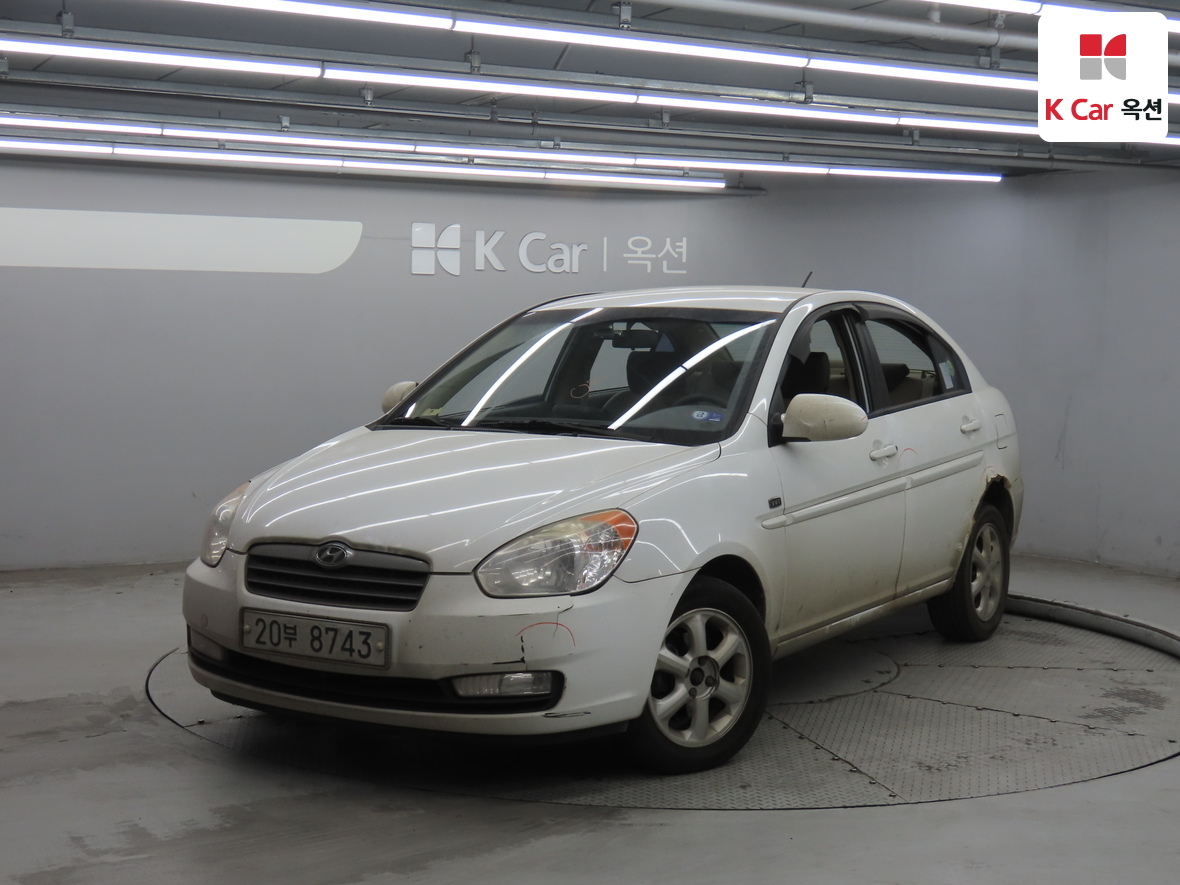 Hyundai Verna - 1