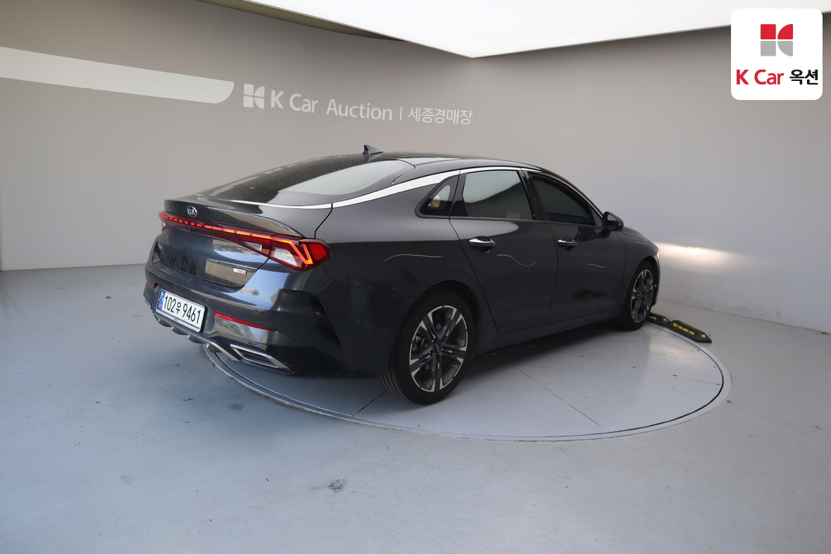 Kia K5 2021 - Image 2