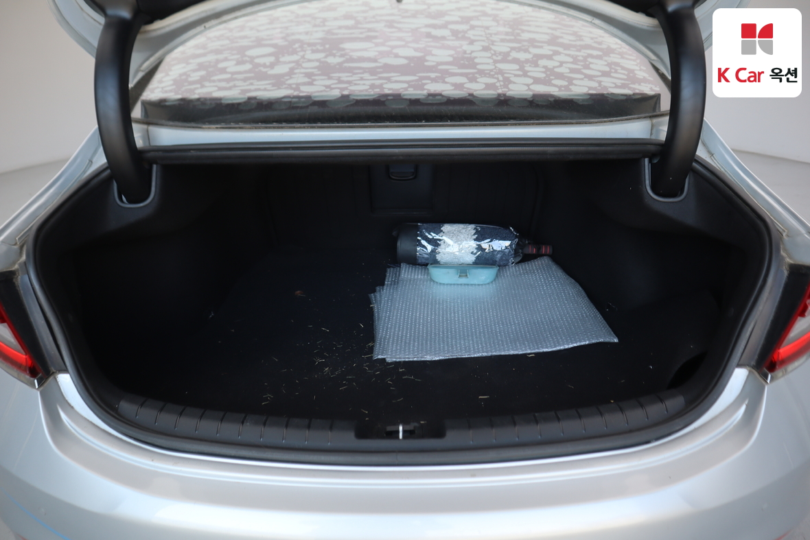 Hyundai AZERA 2018 - Image 23