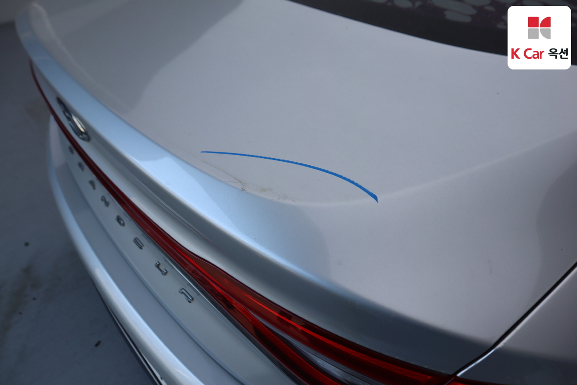 Hyundai AZERA 2018 - Image 38