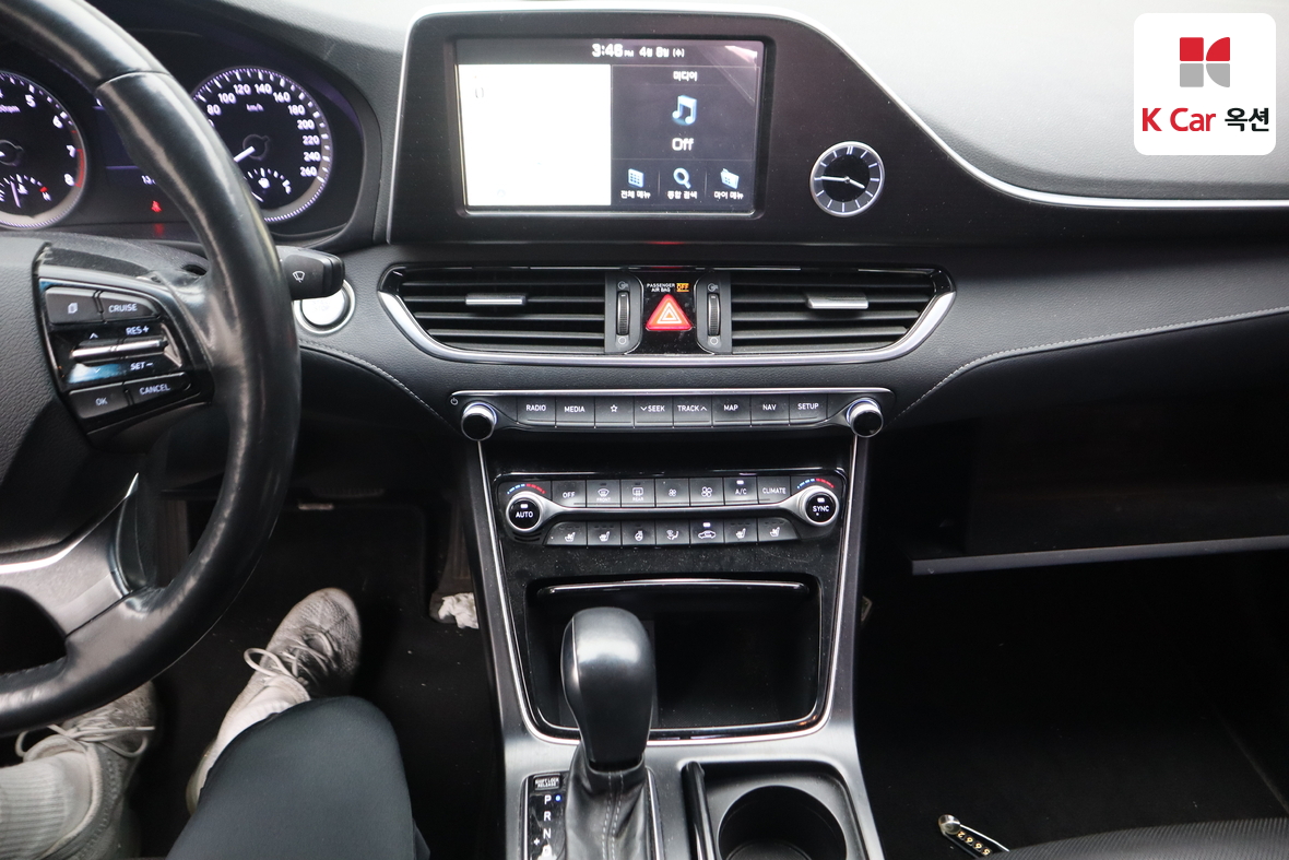 Hyundai AZERA 2018 - Image 6