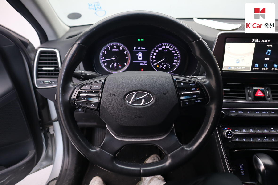 Hyundai AZERA 2018 - Image 10