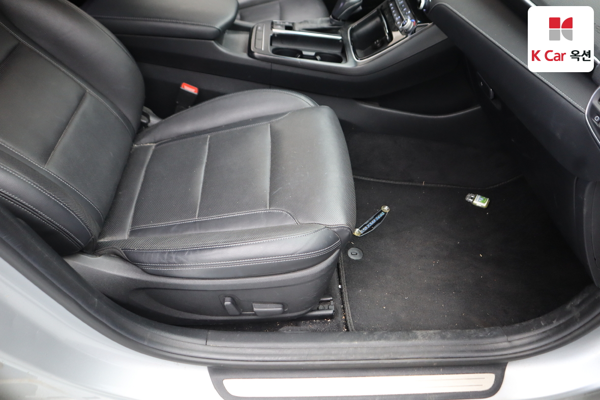 Hyundai AZERA 2018 - Image 27