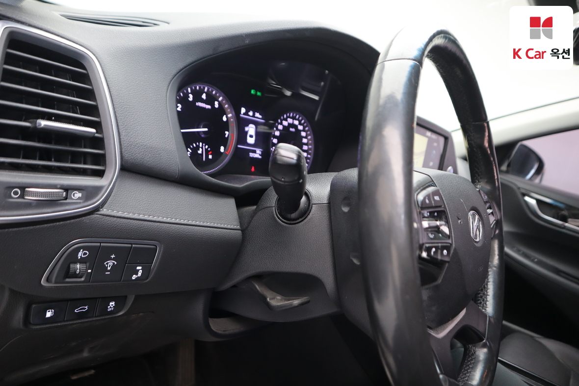 Hyundai AZERA 2018 - Image 9