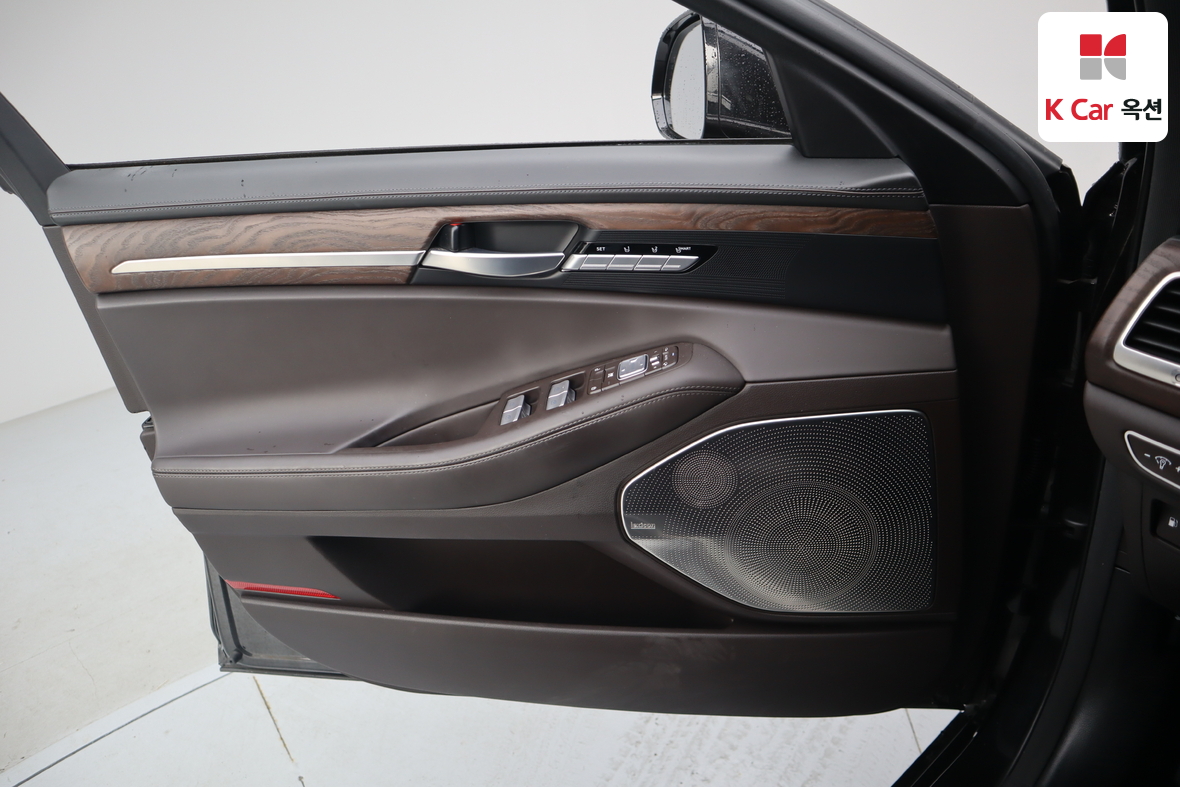 Genesis G90 2019 - Image 8