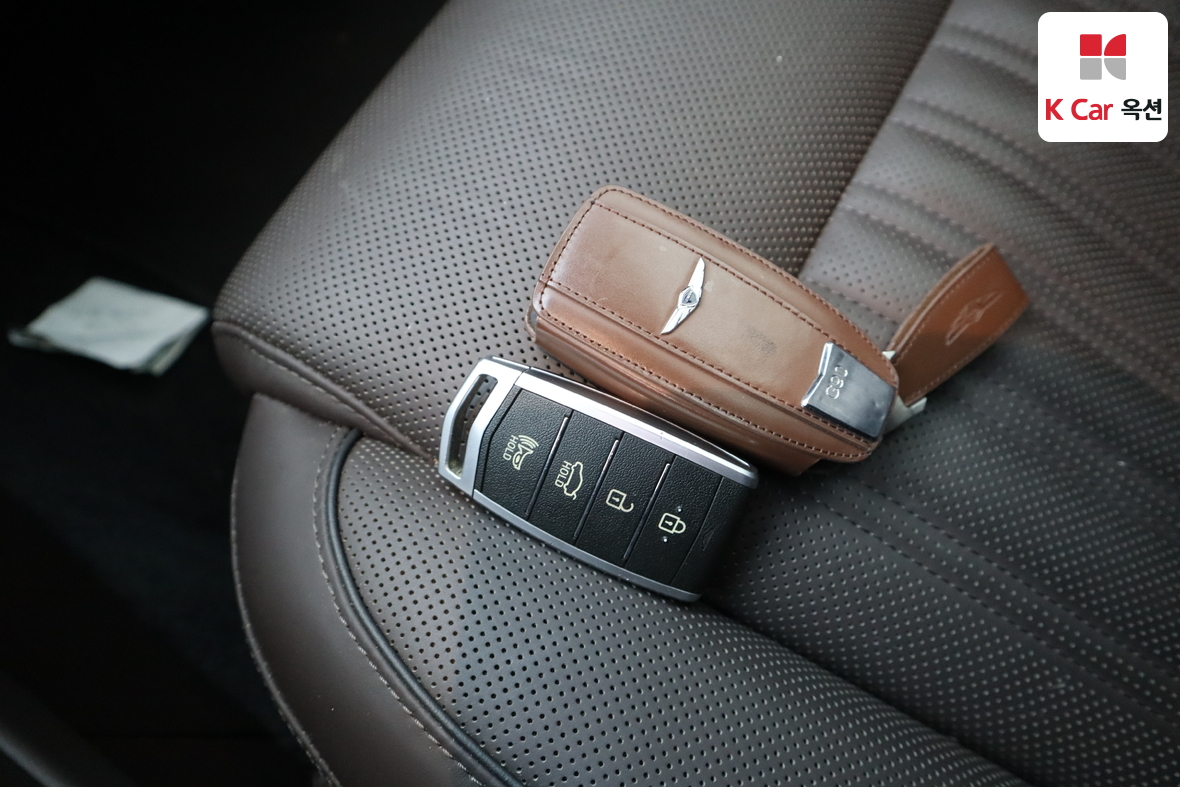 Genesis G90 2019 - Image 17