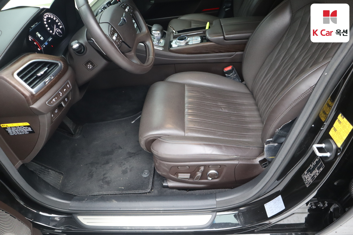 Genesis G90 2019 - Image 20