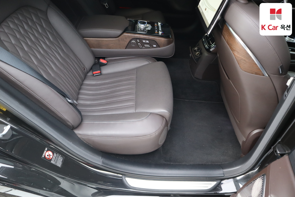 Genesis G90 2019 - Image 31