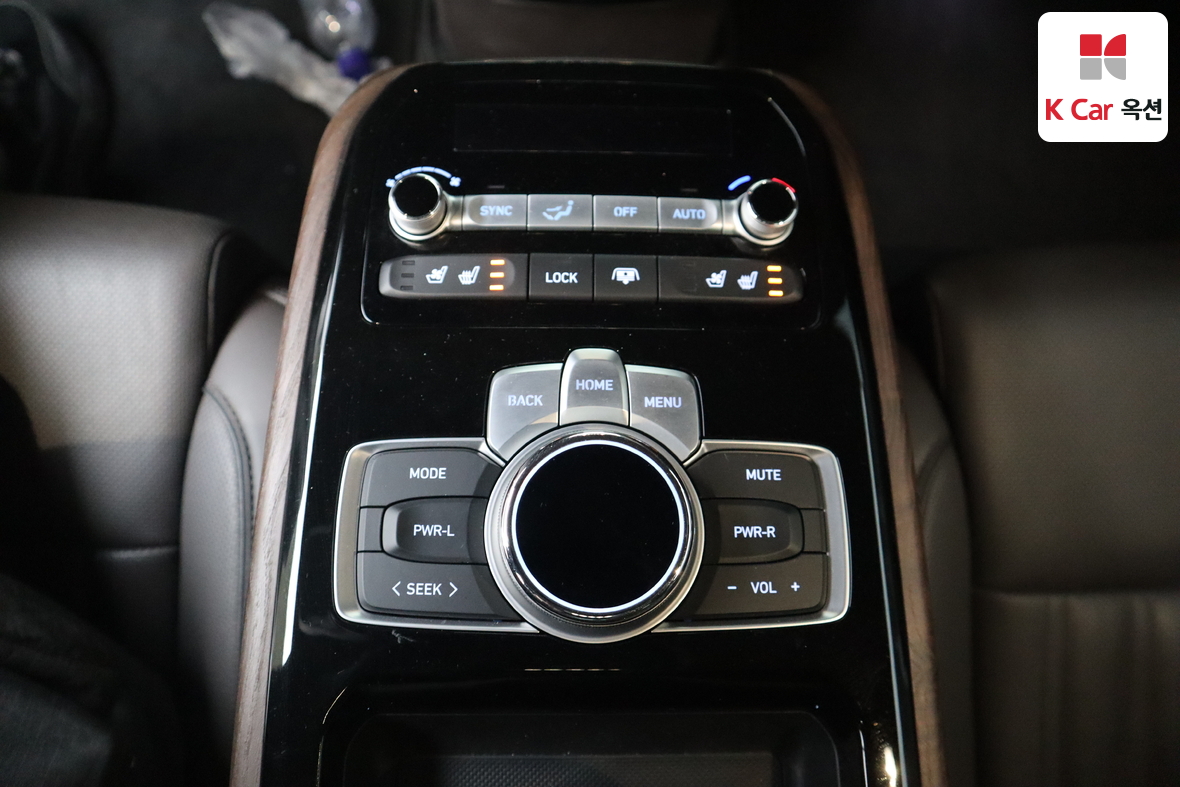 Genesis G90 2019 - Image 26