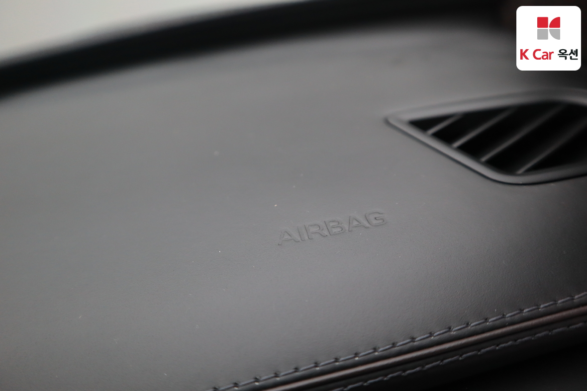 Genesis G90 2019 - Image 34