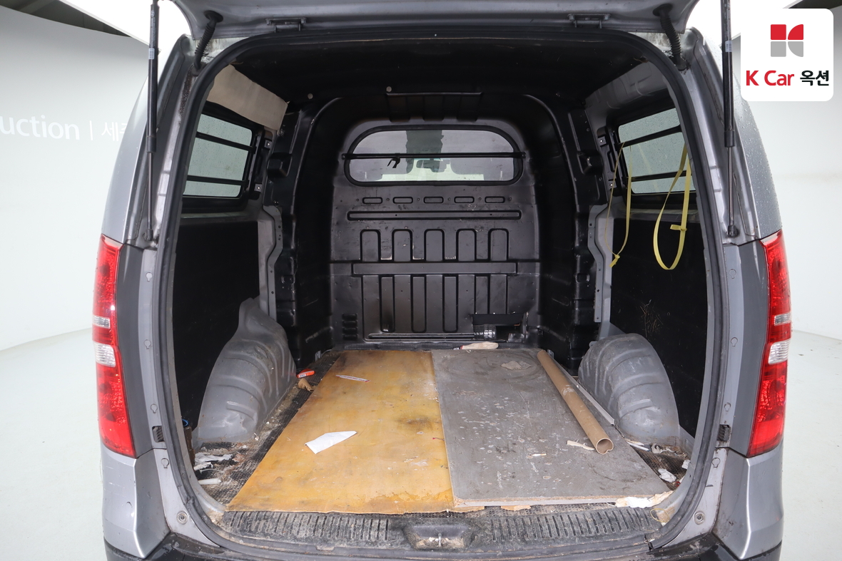 Hyundai Grand Starex 2017 - Image 22