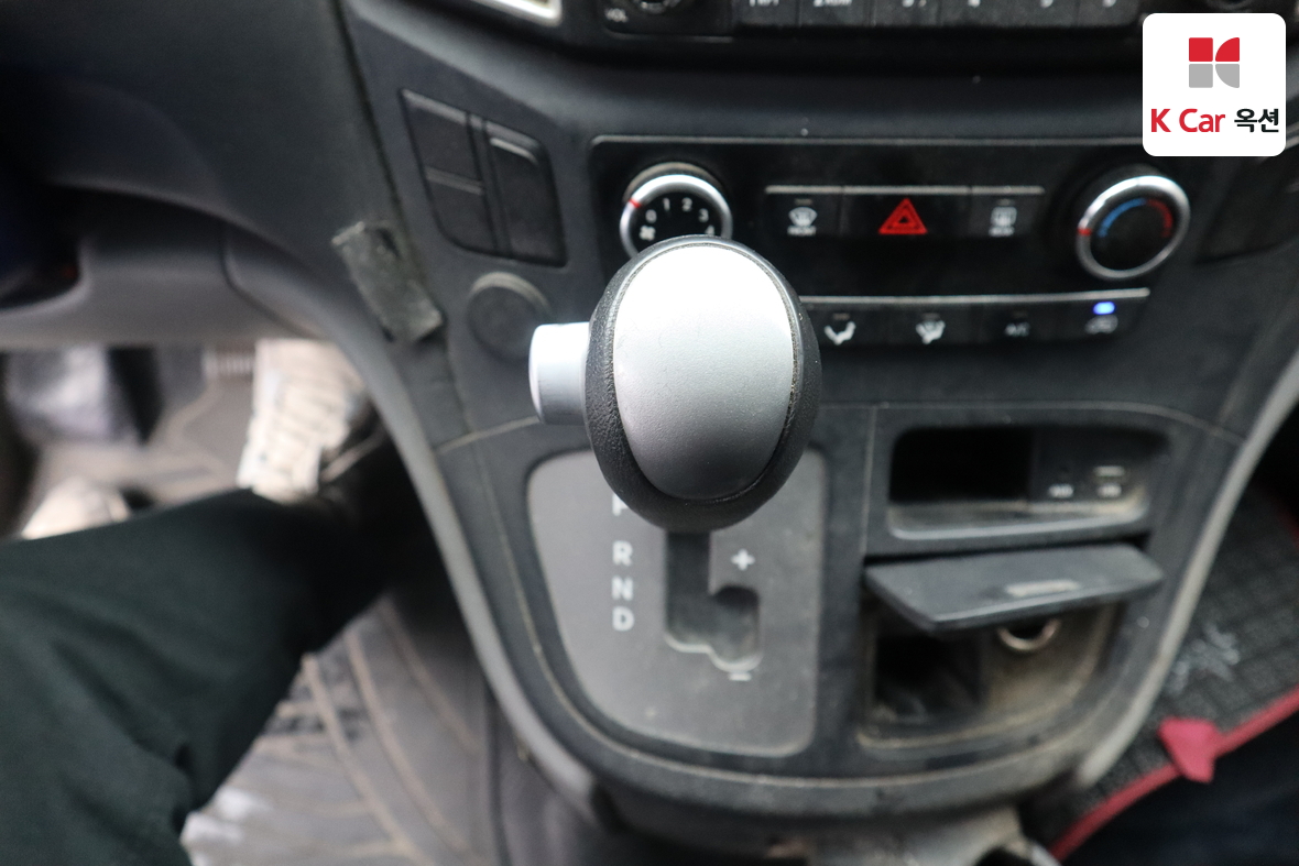 Hyundai Grand Starex 2017 - Image 15