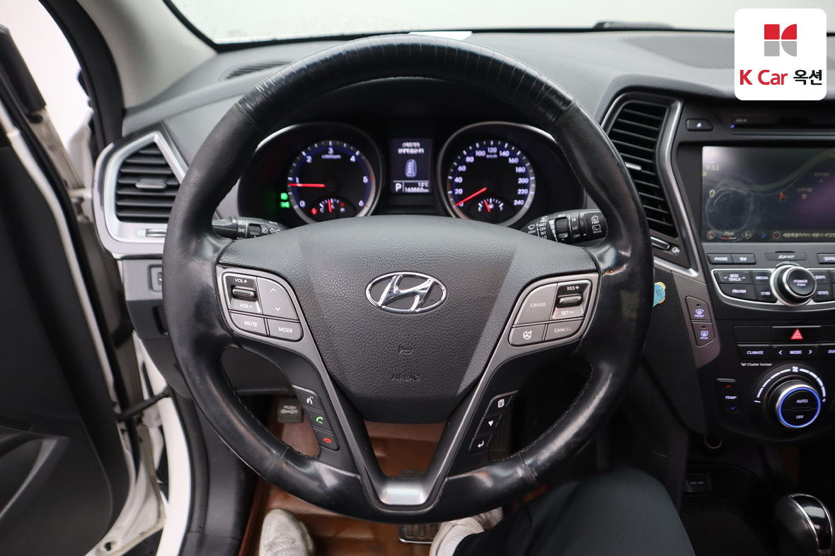 Hyundai Santa Fe 2013 - Image 10
