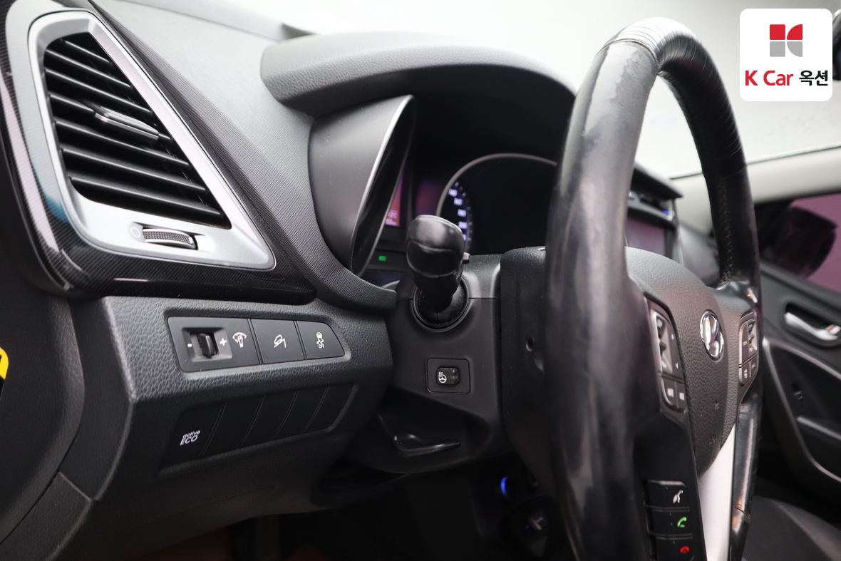 Hyundai Santa Fe 2013 - Image 9