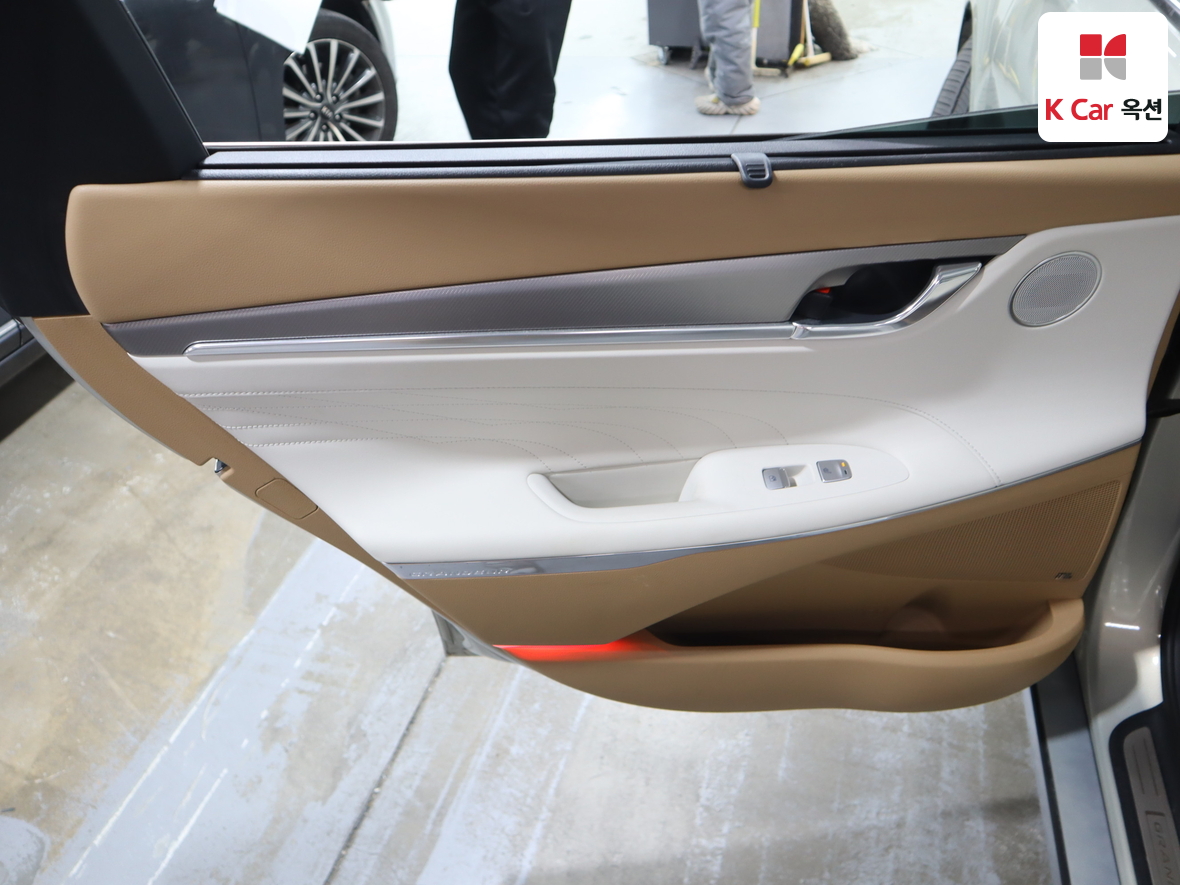 Hyundai Grandeur - 23