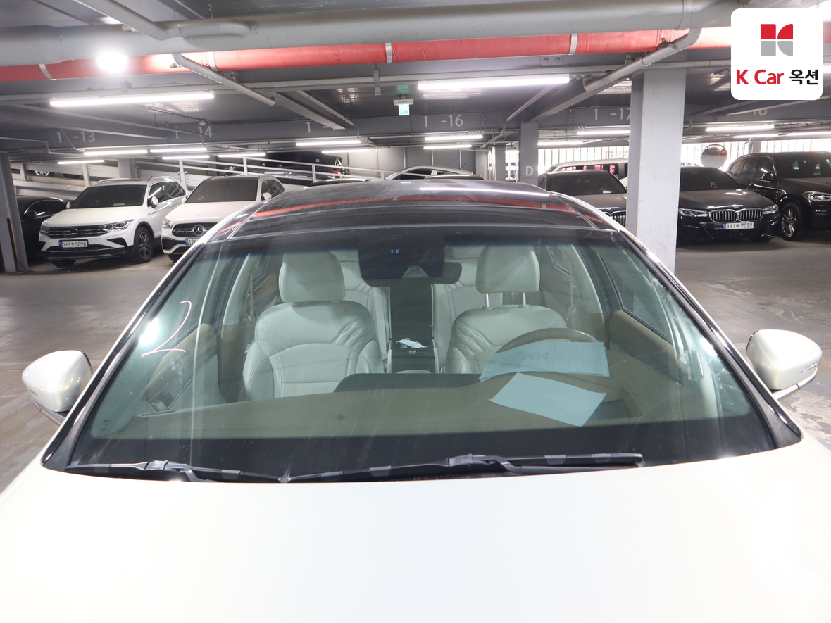 Hyundai Grandeur - 35