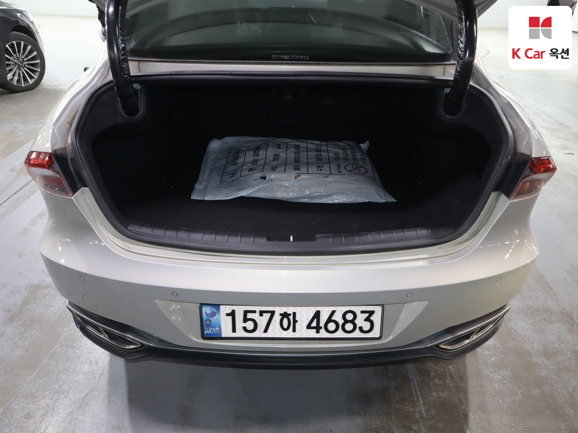 Hyundai Grandeur - 26