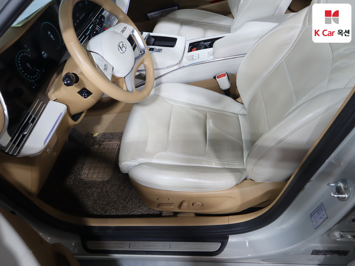 Hyundai Grandeur - 18