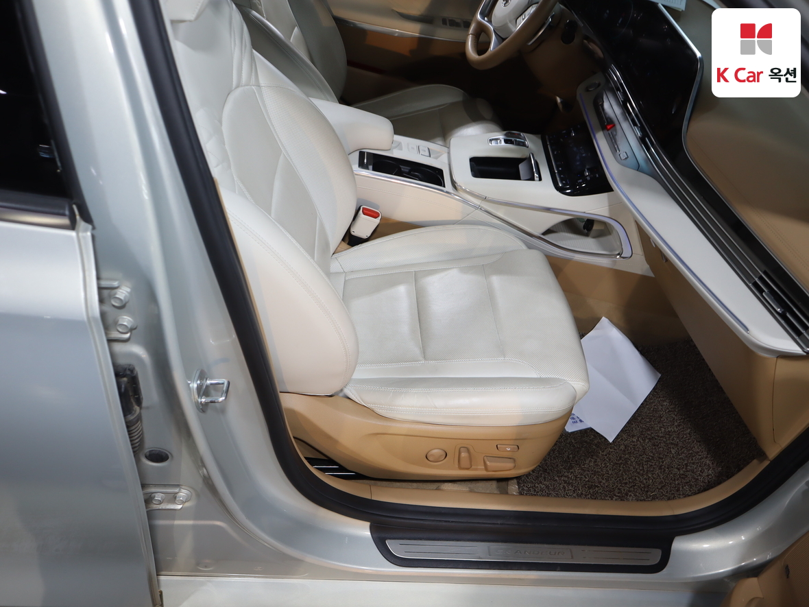 Hyundai Grandeur - 31