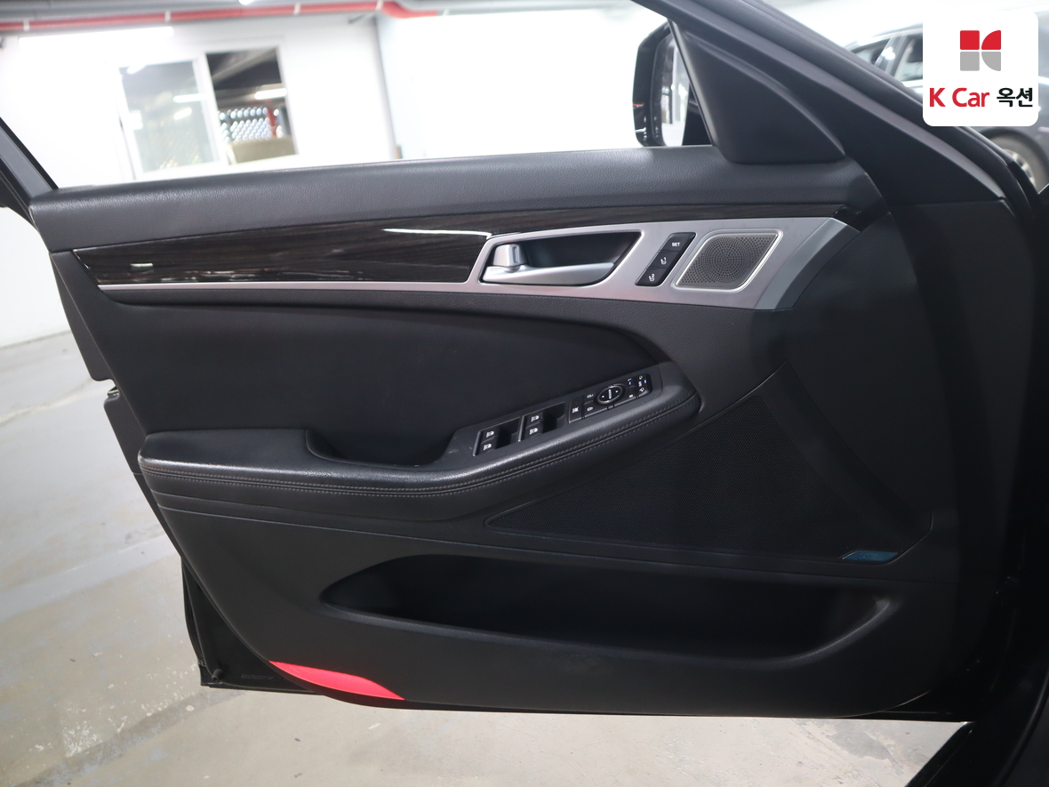 Genesis G80 - 8
