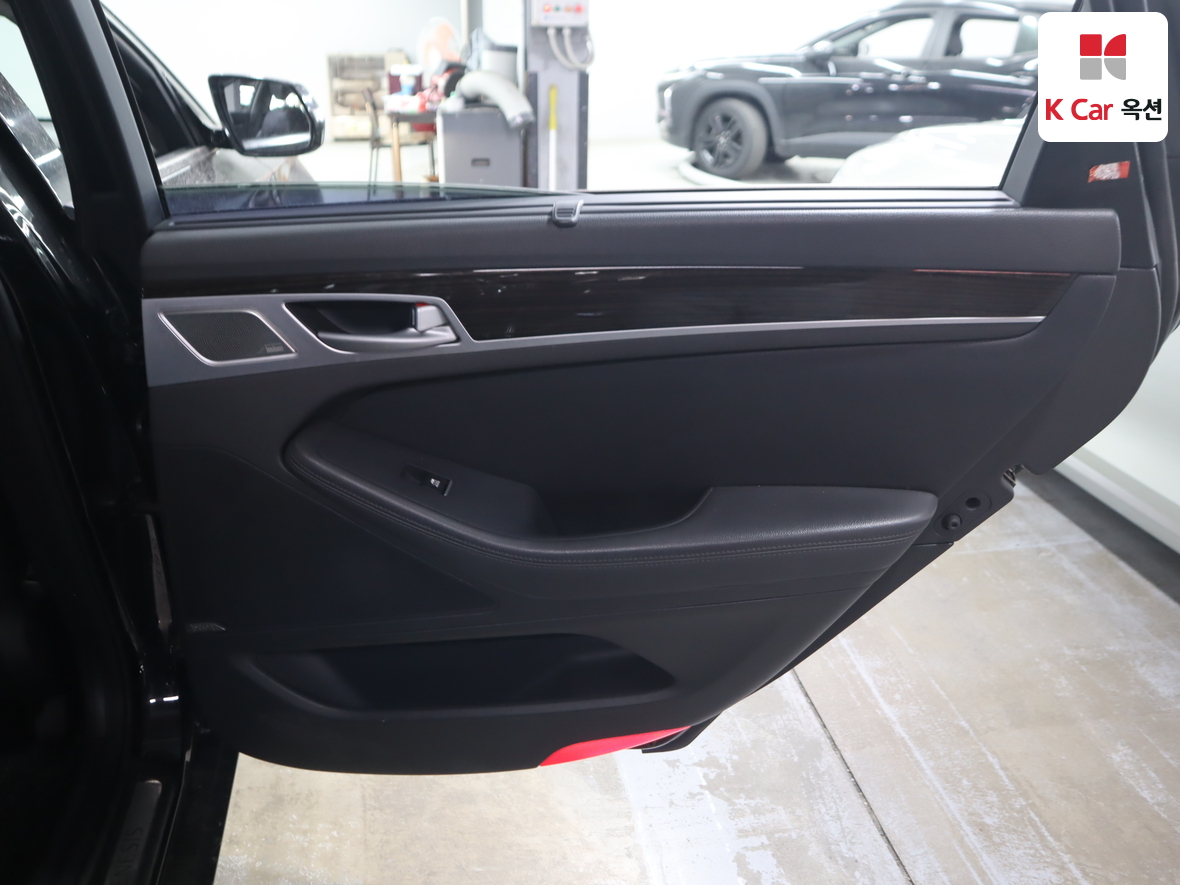 Genesis G80 - 28