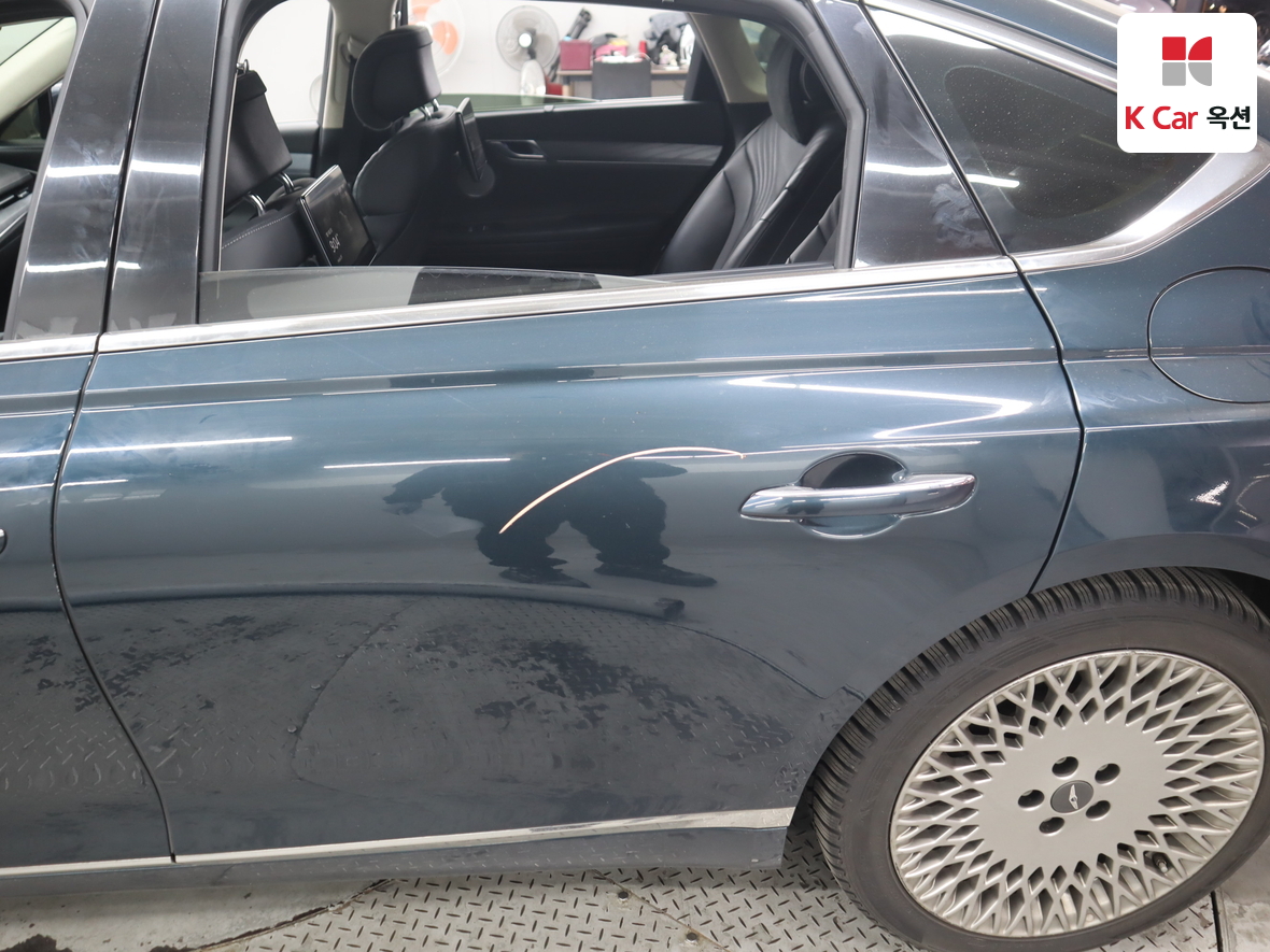 Genesis G80 2023 - Image 39