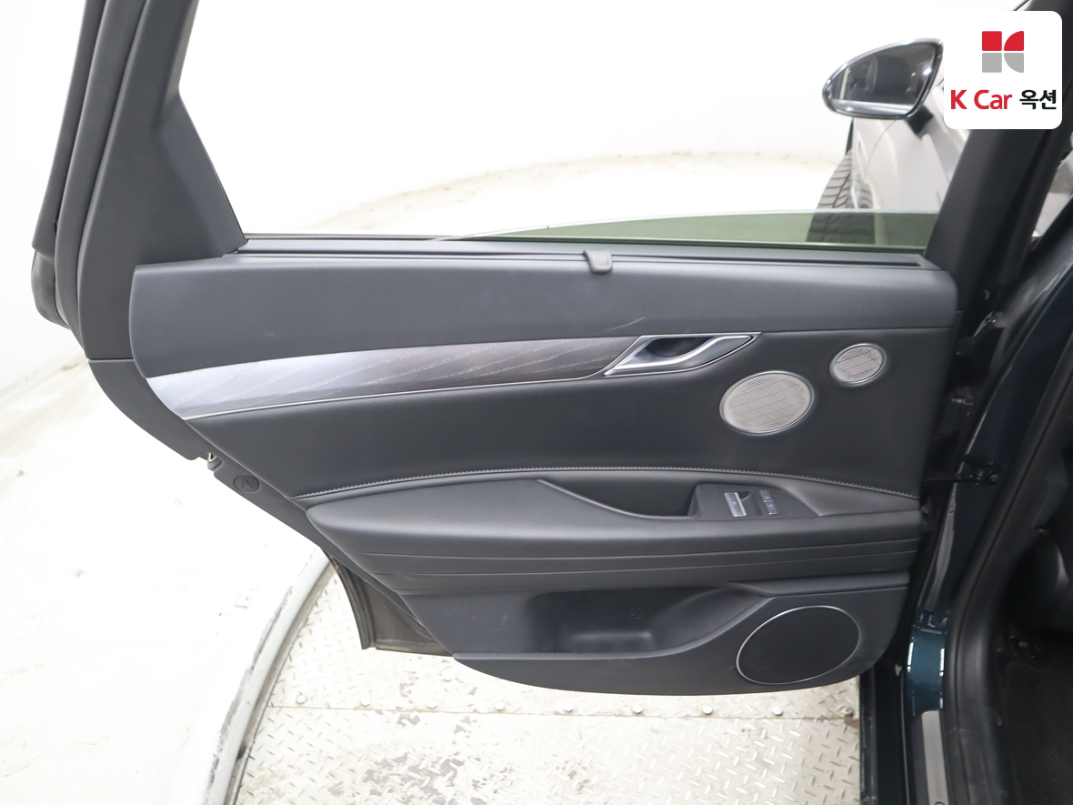 Genesis G80 2023 - Image 22