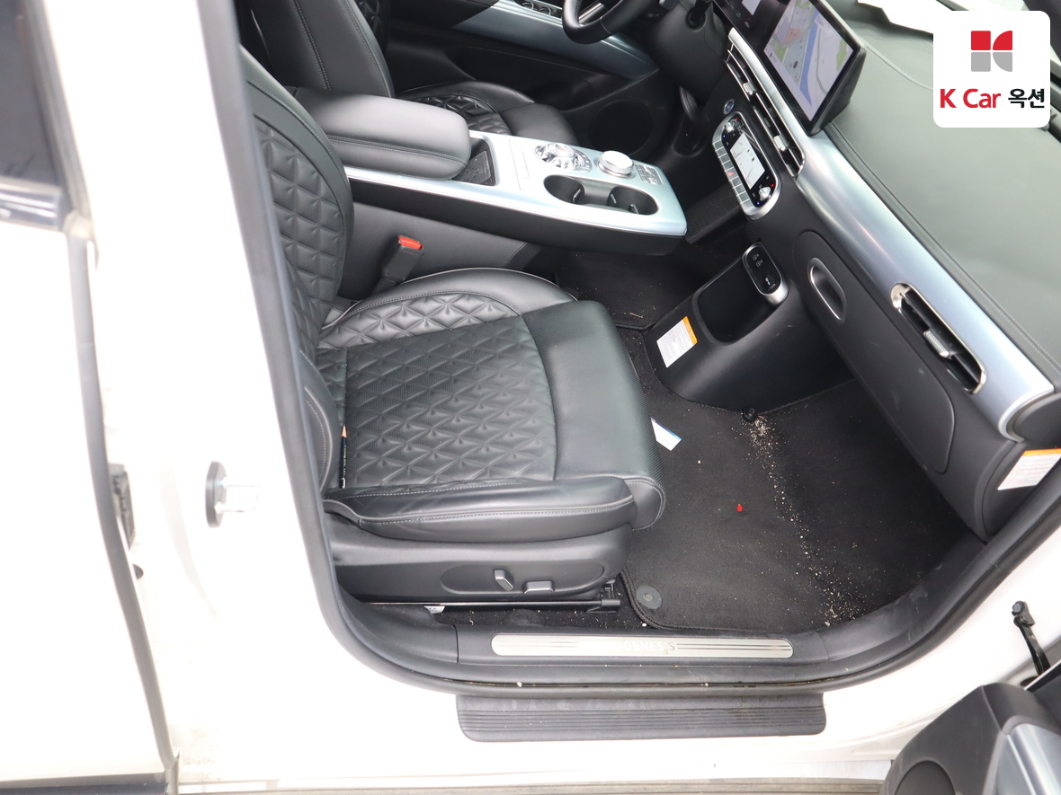 Genesis GV60 - 30