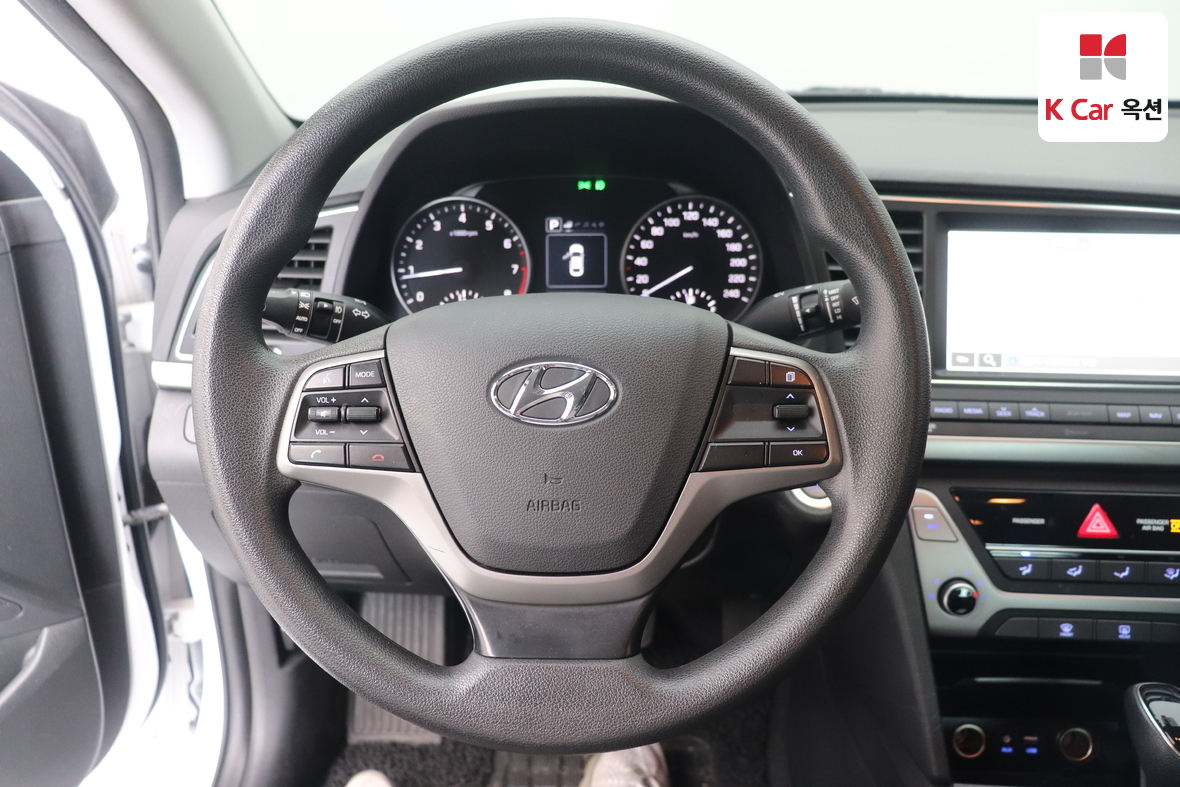 Hyundai Elantra 2018 - Image 10