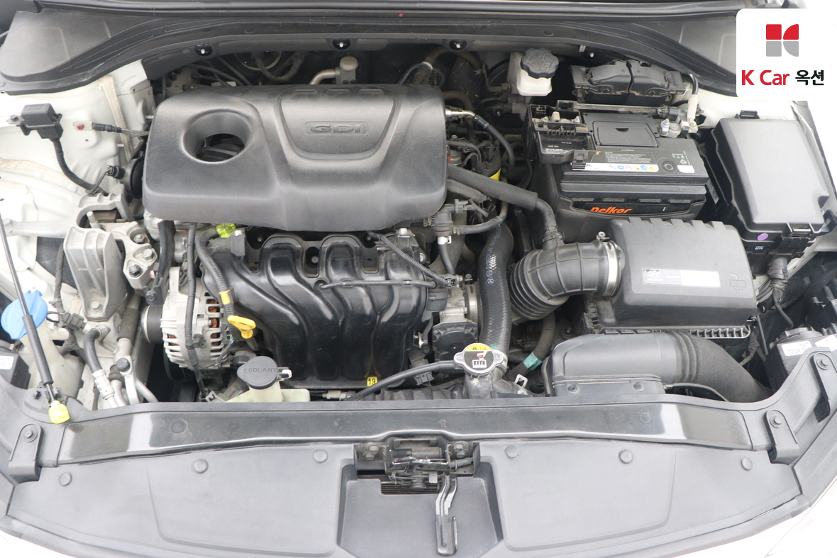 Hyundai Elantra 2018 - Image 30