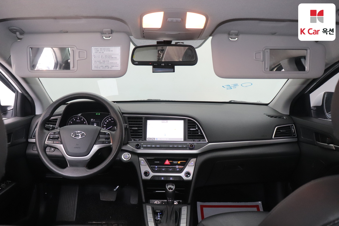 Hyundai Elantra 2018 - Image 3