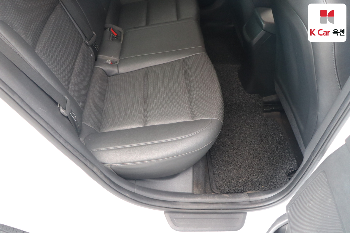 Hyundai Elantra 2018 - Image 25