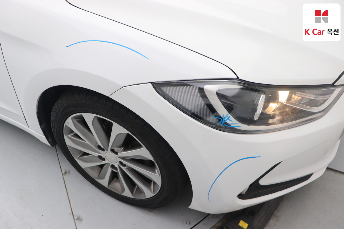 Hyundai Elantra 2018 - Image 40