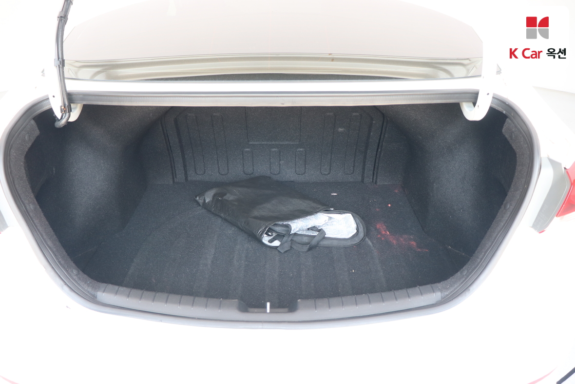 Hyundai Elantra 2018 - Image 23