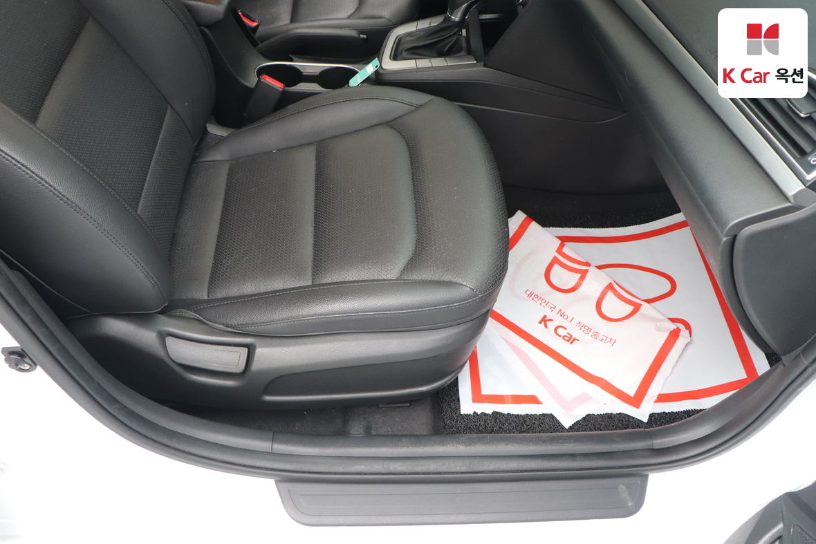 Hyundai Elantra 2018 - Image 27