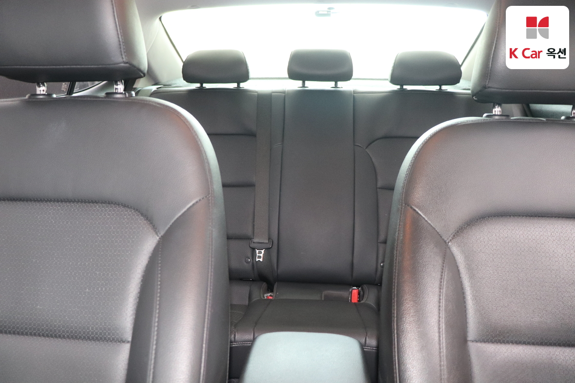 Hyundai Elantra 2018 - Image 17