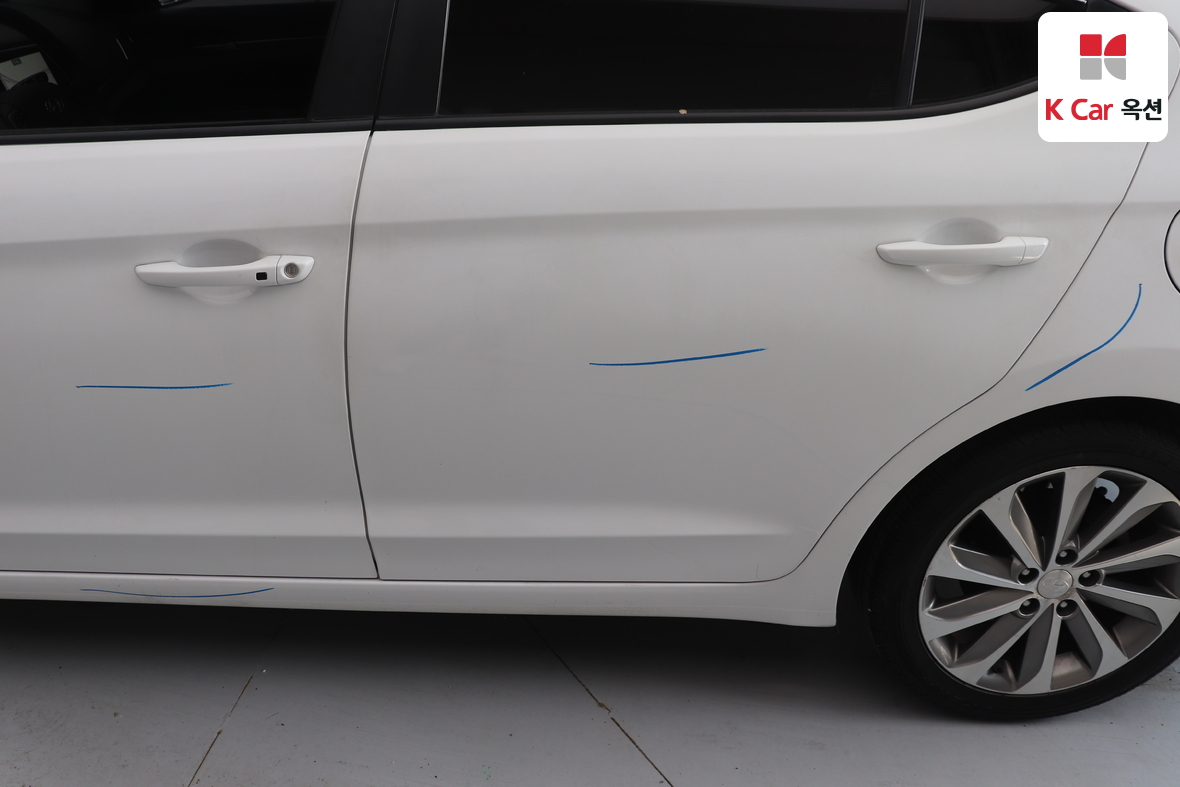 Hyundai Elantra 2018 - Image 35