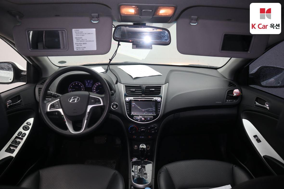 Hyundai Accent - 3