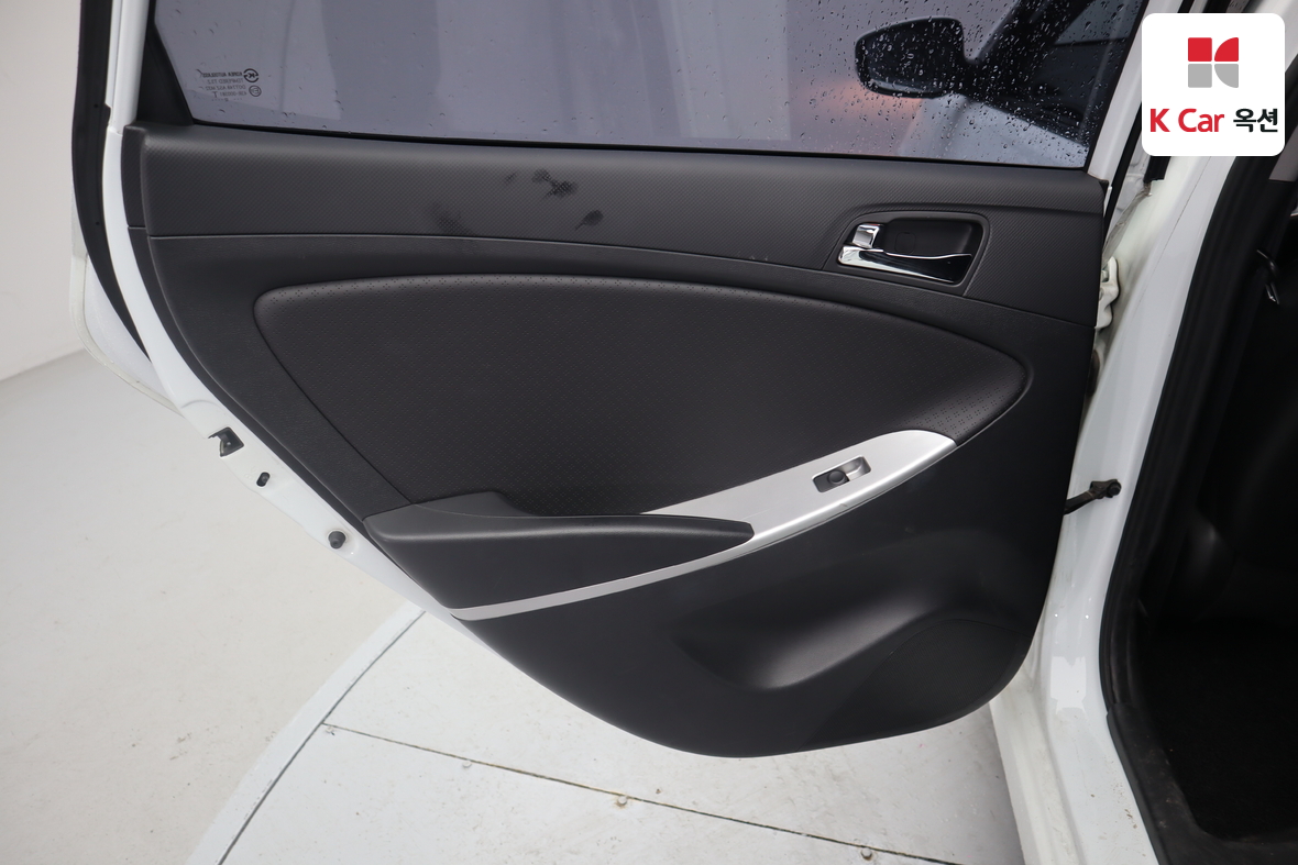 Hyundai Accent - 20
