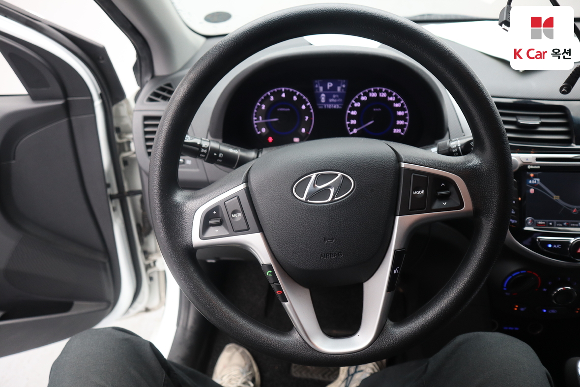 Hyundai Accent - 10