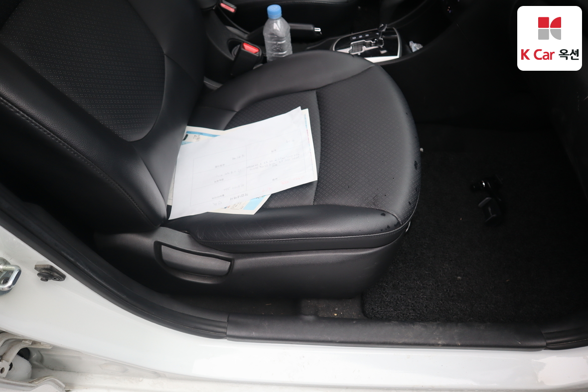 Hyundai Accent - 27
