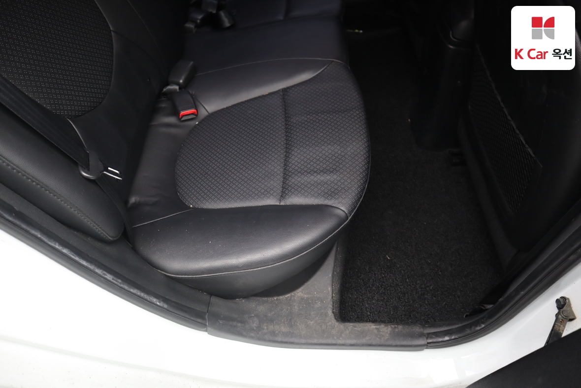 Hyundai Accent - 25