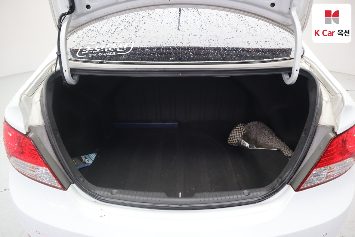 Hyundai Accent - 23