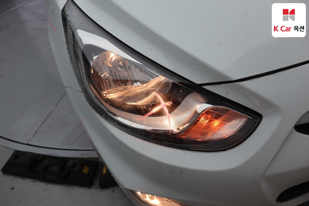 Hyundai Accent - 39