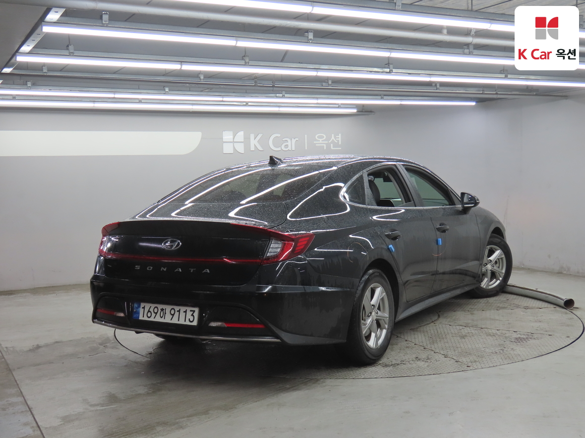 Hyundai Sonata 2022 - Image 2