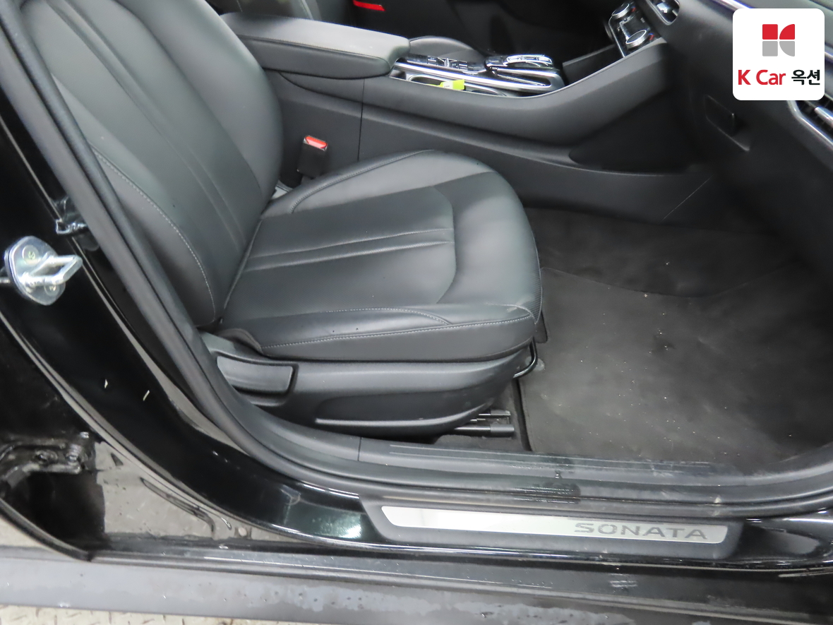 Hyundai Sonata 2022 - Image 29