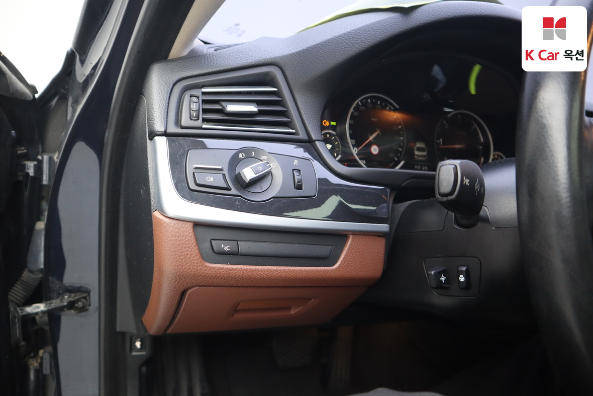 BMW 5 시리즈 2014 - 이미지 9