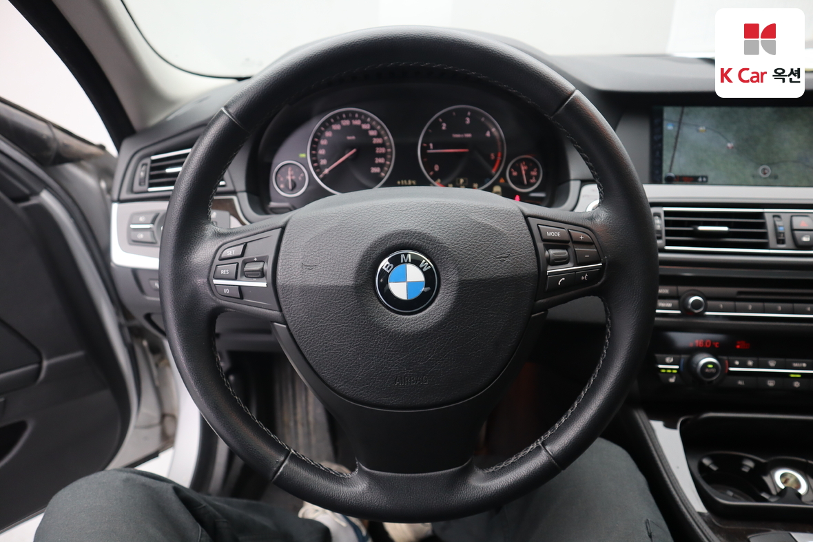 BMW 5 Series - 10